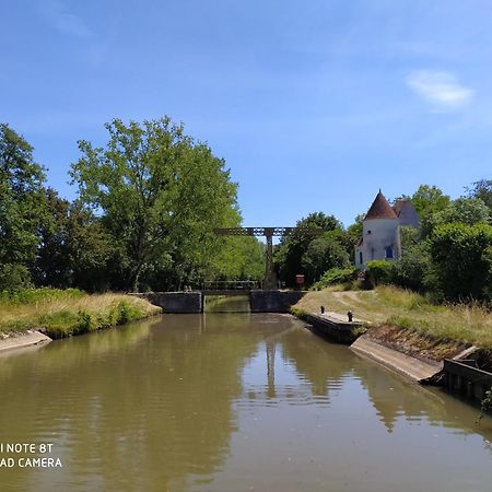 Le Theatre Villa Marigny-sur-Yonne Esterno foto